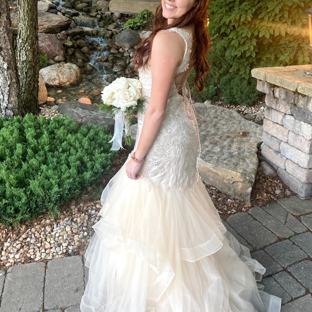 PROM DRESS!! - Picture 2 of 6